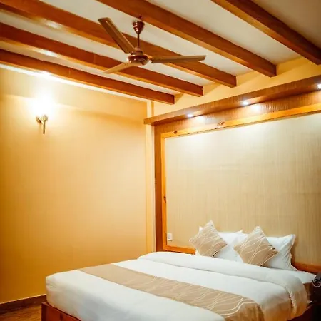 Paradise Boutique Hotel Pokhara Exterior photo