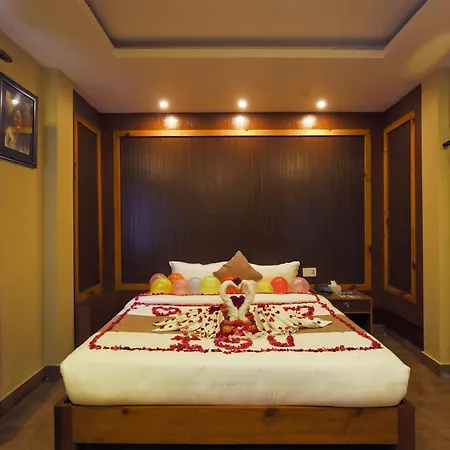 Paradise Boutique Hotel Pokhara Exterior photo