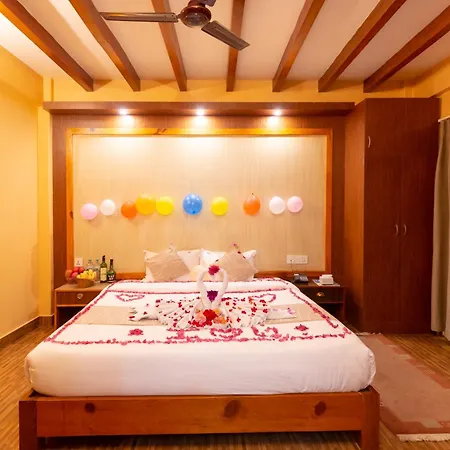 Paradise Boutique Hotel Pokhara Exterior photo